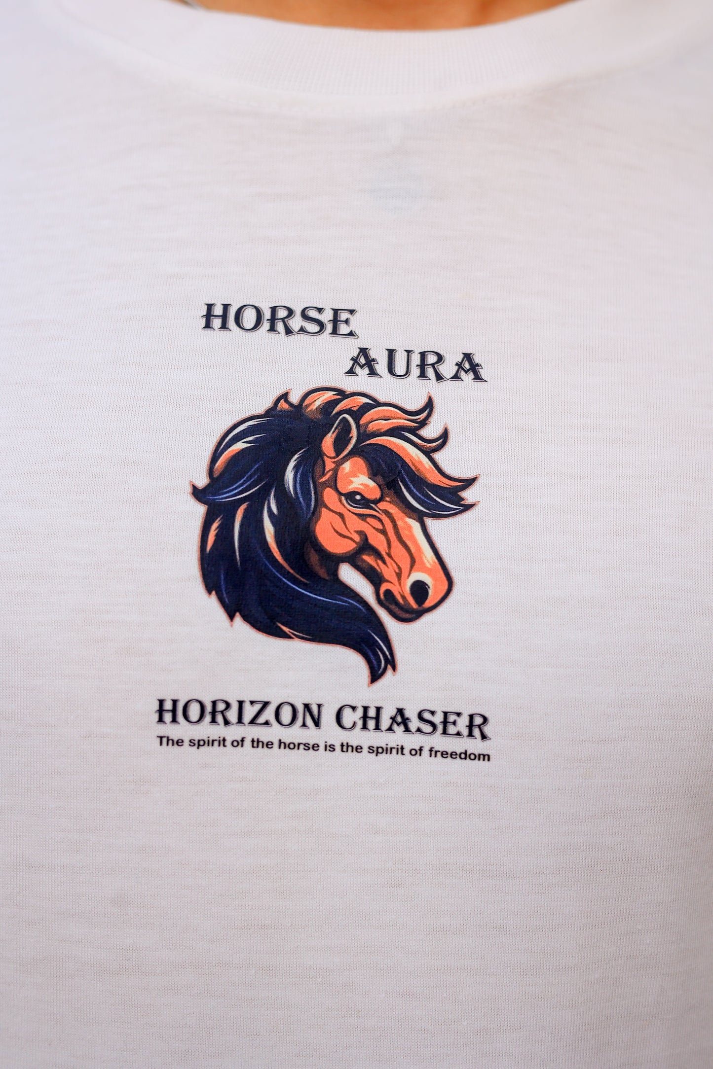 Horse Aura-Drop Shoulder
